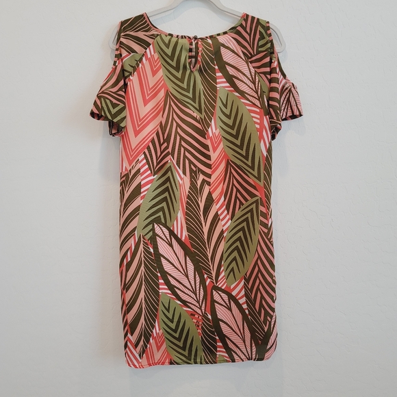 C Cold Shoulder Plant Print Dress Size Small - Picture 5 of 15